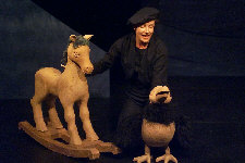 Da erscheint Helferrabe Kiri (C) by Cassiopeia Theater, Claudia Hann & Udo Mierke