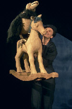 Kiri und Lille Paul fliegen zu den wilden Pferden (C) by Cassiopeia Theater, Claudia Hann & Udo Mierke